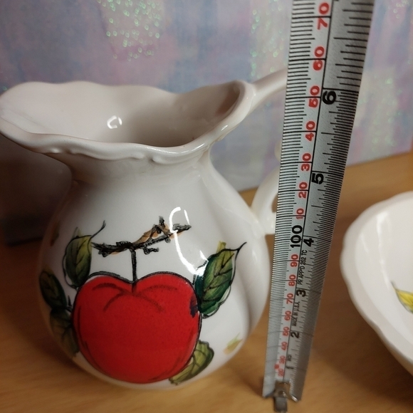 Vintage* Medium Ceramic Pitcher and Bowl - Picture 11 of 11